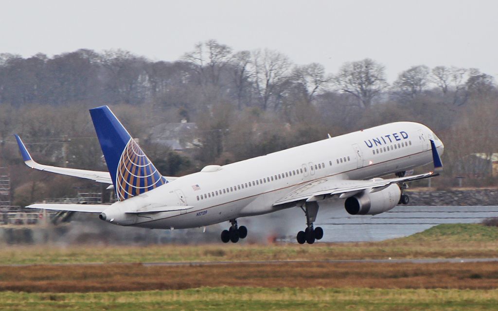 Boeing 757-200 (N17139) - united  b757-224 n17139 dep shannon for newark 19/3/18.