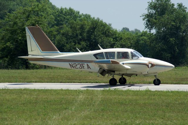 Piper Apache (N23FA)