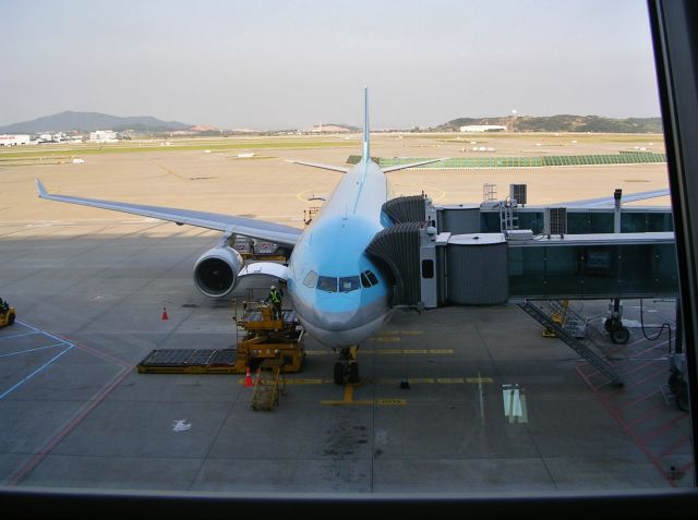 Airbus A330-300 —