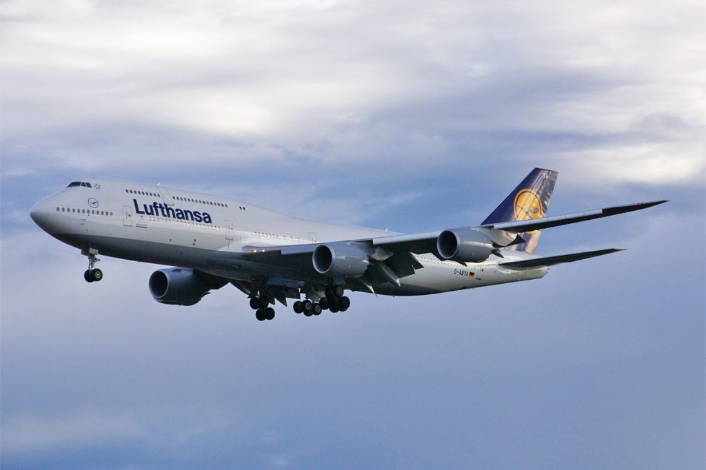 BOEING 747-8 (D-ABYA)
