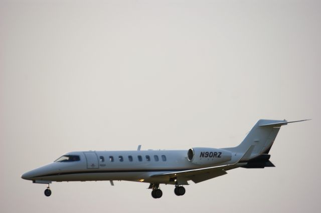 Learjet 45 (N90RZ)