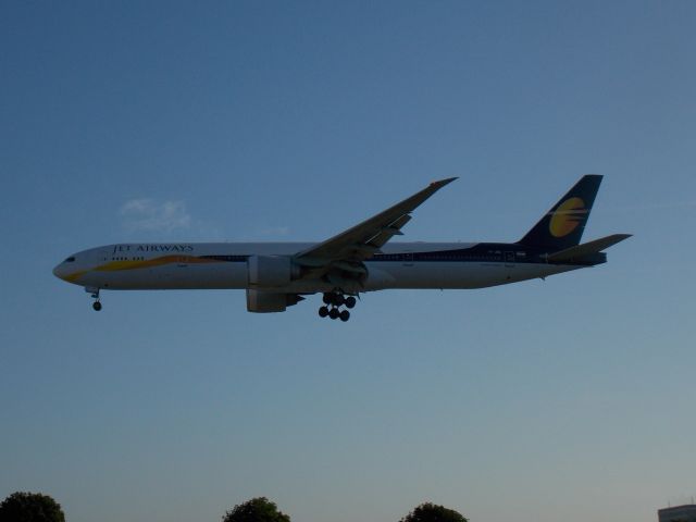 BOEING 777-300ER (VT-JEQ)