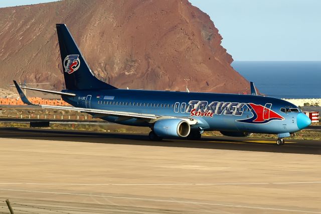 Boeing 737-800 (HA-LKE) - TENERIFE SUR