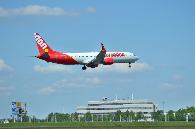 Boeing 737 MAX 9 (PH-CDR) - Corendon Dutch Airlines Boeing 737 MAX 9 landing at AMS 13.32 hrs (GMT) 09May25