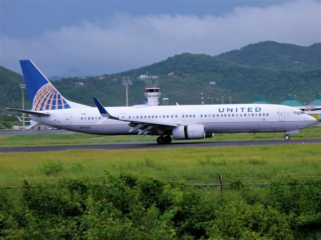 Boeing 737-900 (N37465)