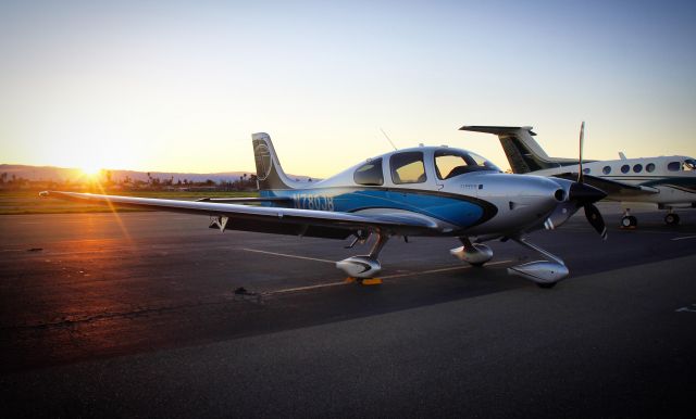 Cirrus SR-22 (N780JB)