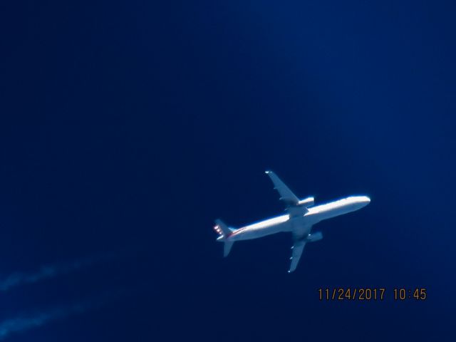Airbus A321 (N976UY)