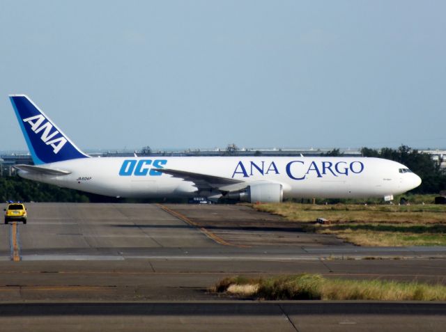 BOEING 767-300 (JA604F)