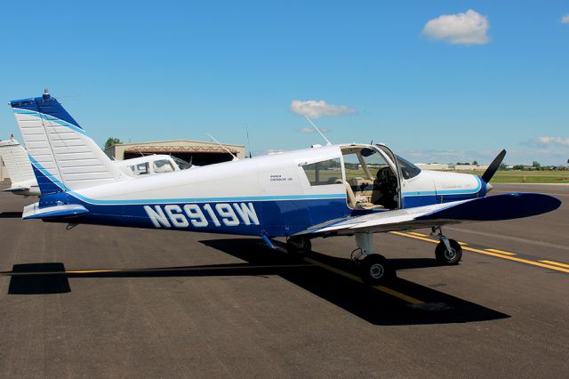 Piper Cherokee (N6919W)