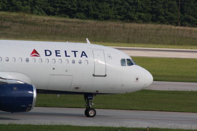 Airbus A320 (N376NW) - N376NW taxiing to runway 23R