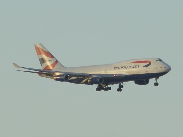 Boeing 747-400 (G-BNLY)