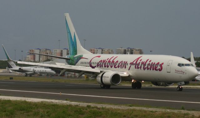 Boeing 737-800 (9Y-POS)