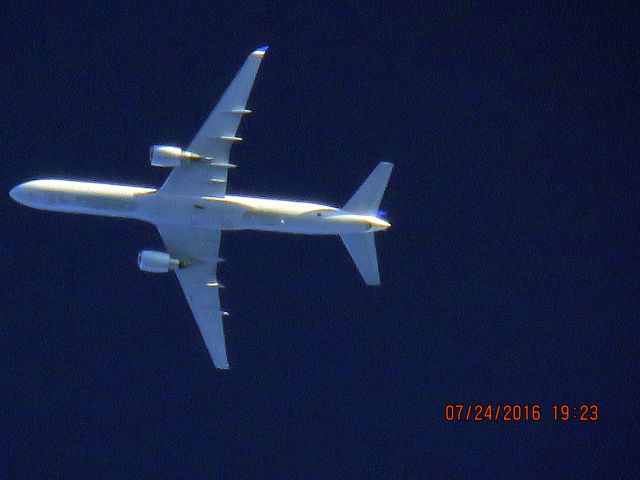 Boeing 757-200 (N505UA)