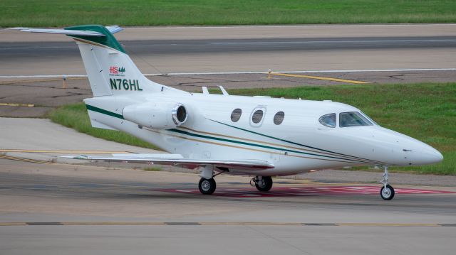 Beechcraft Premier 1 (N76HL) - Taxiing in after landing at Love field October 7th, 2018.