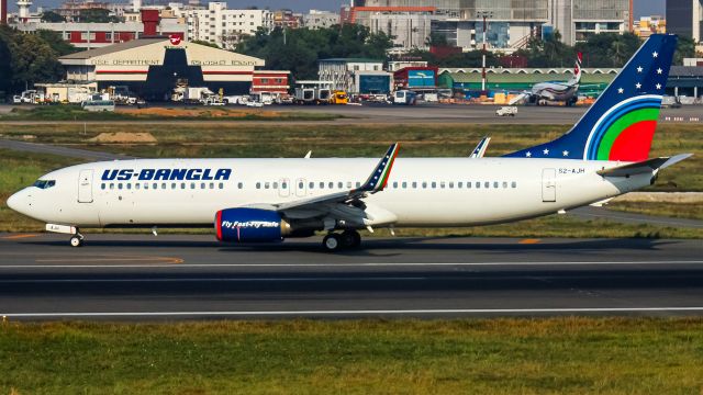 Boeing 737-800 (S2-AJH)
