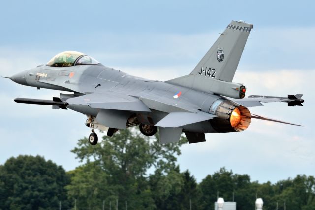 — — - Take off solo demonstrator at Gilze Rijen airshow 2014
