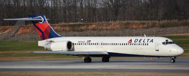 Boeing 717-200 (N975AT) - An angry puppy lining up on 18C at CLT, 3/17/18.