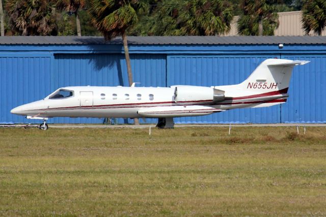 Learjet 35 (N655JH) - Seen here on 28-Nov-16.