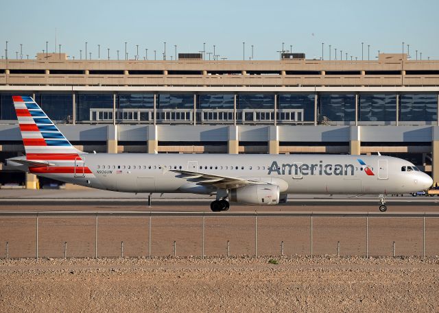 Airbus A321 (N926UW)