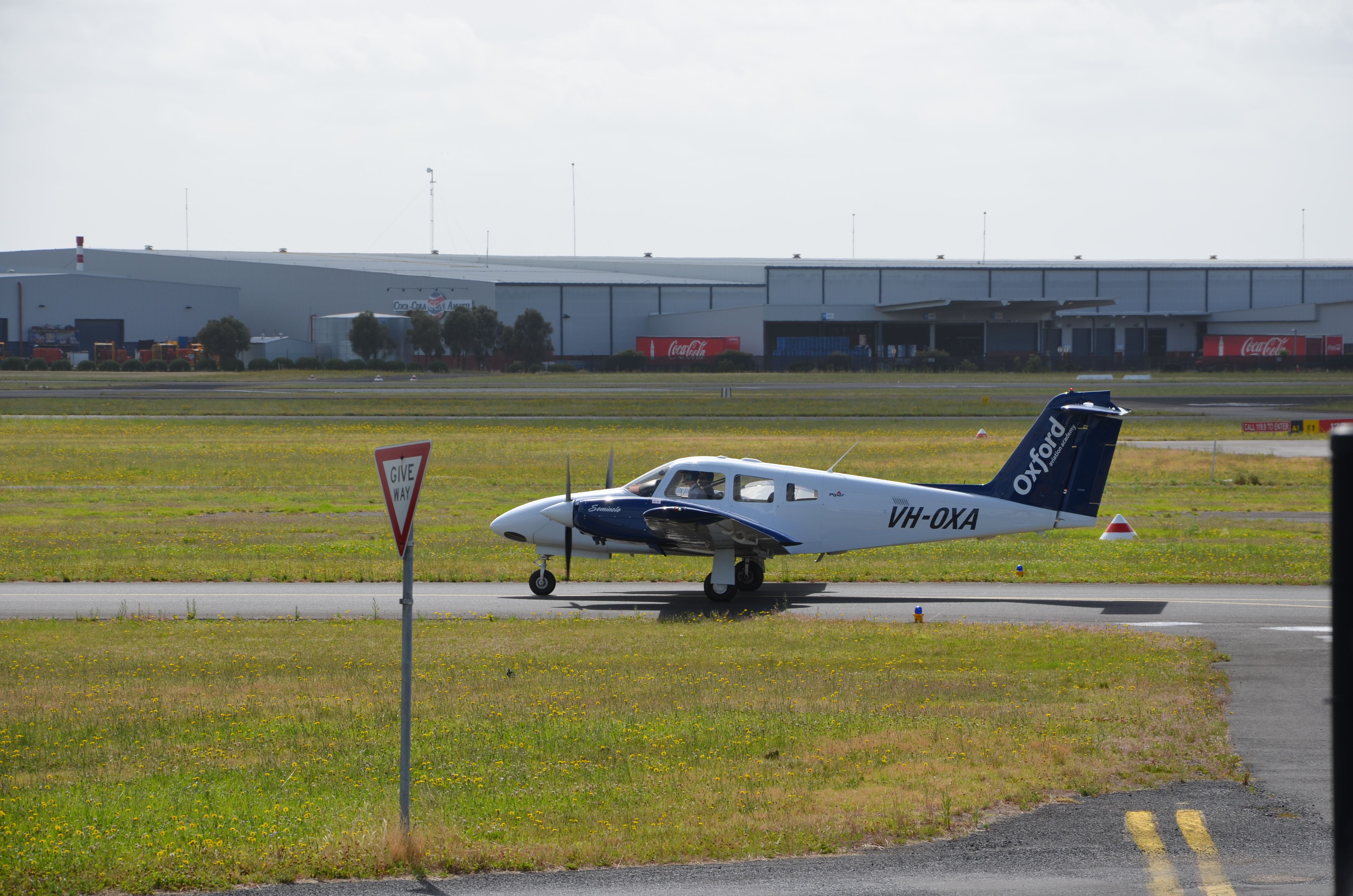 Piper PA-44 Seminole (VH-OXA)
