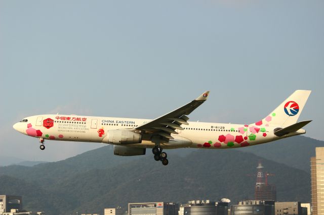 Airbus A330-300 (B-6129)