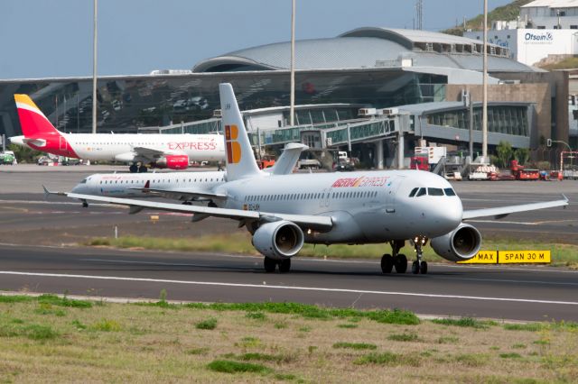 Airbus A320 (EC-LKH)