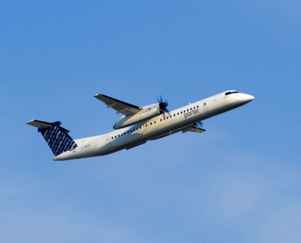 de Havilland Dash 8-400 (C-GKQA)