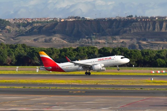 Airbus A320 (EC-NJU) - Iberia Airbus A320-251N EC-NJU in Madrid 