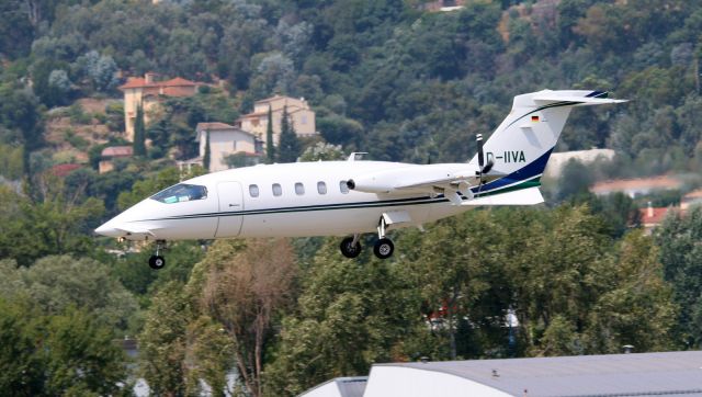Piaggio P.180 Avanti (D-IIVA)