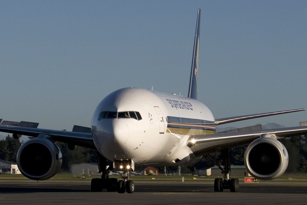 Boeing 777-200 (9V-SVA)