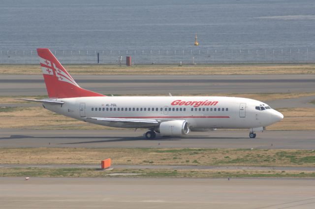 BOEING 737-300 (4L-TGL) - Taxi at Haneda Intl Airport on 2007/3/10