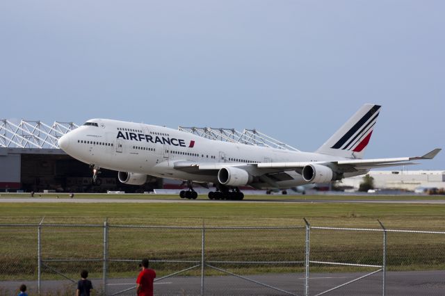 Boeing 747-400 (F-GEXB)