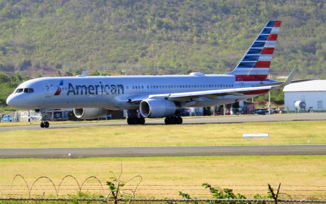 Boeing 757-200 (N185AN)