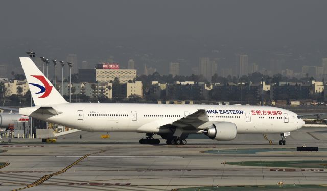 BOEING 777-300ER (B-7882) - Taxiing to gate at LAX