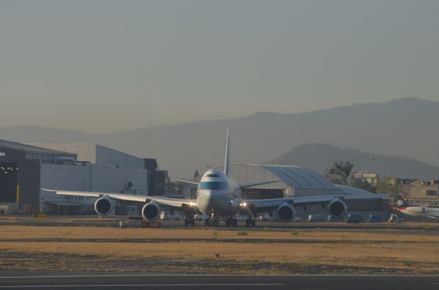 Boeing 747-200 (8LJC)