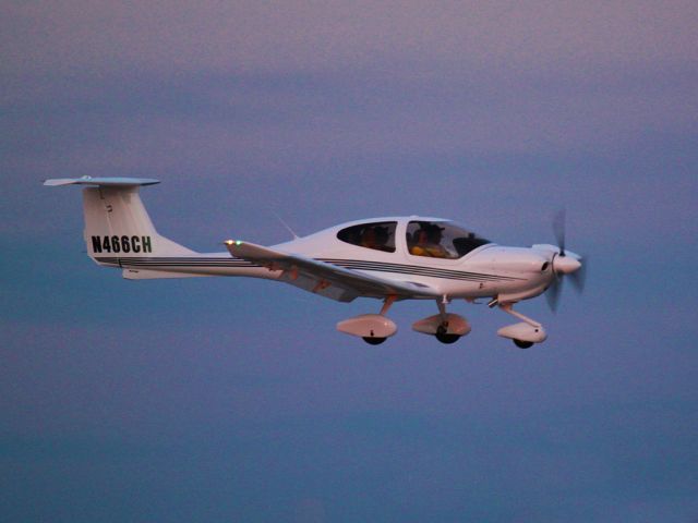 Diamond Star (N466CH)
