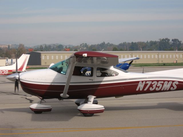 Cessna Skylane (N735MS) - Taxiing at Fullerton