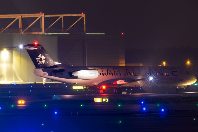 Fokker 100 (OE-LVG) - fog in Frankfurt