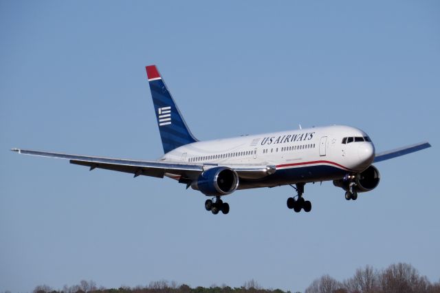 BOEING 767-200 (N245AY) - US Airways 767-200 2/22/14