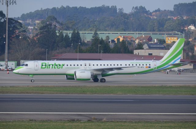 EMBRAER ERJ-190-400 (EC-NPU) - EC-NPU After Landing At LEVX From GCXO. 15-01-2022