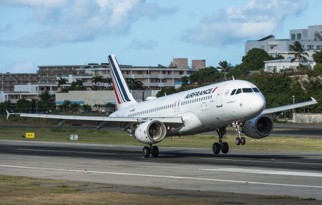 Airbus A320 (F-HEPB)