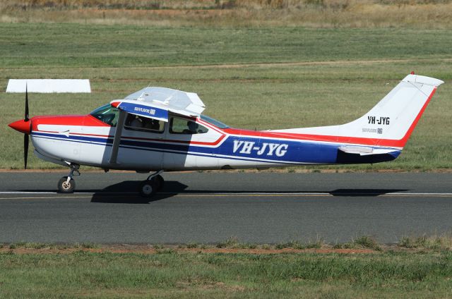 Cessna Skylane RG (VH-JYG)