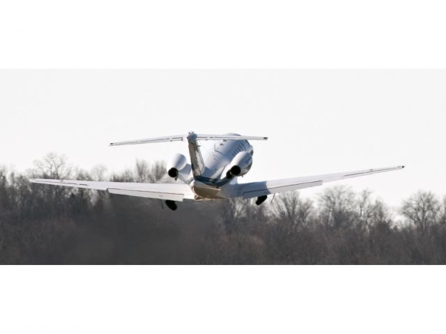 Cessna Citation CJ2+ (N6ZE) - Take off RW26.