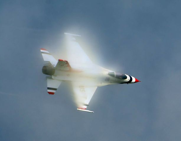 Lockheed F-16 Fighting Falcon (92-3896)