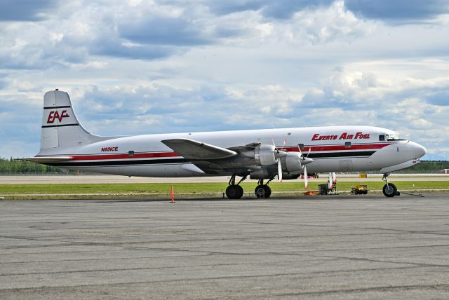 Douglas DC-6 (N651CE)