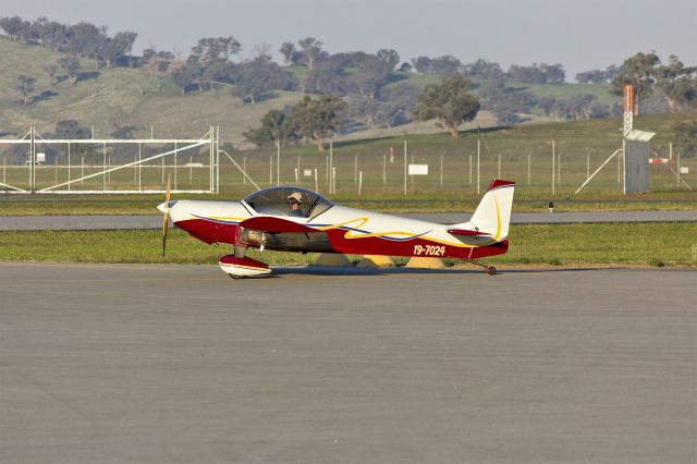 ZENAIR Super Zodiac (19-7024) - Zenair CH-601 XL Zodiac (19-7024) taxiing at Wagga Wagga Airport.