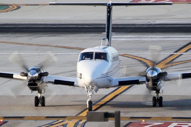 Beechcraft Super King Air 350 (N17WC) - Taxiing after landing.