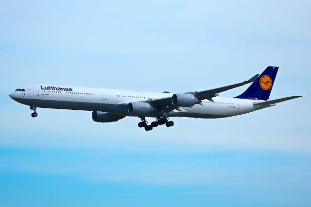 Airbus A340-600 (D-AIHY)