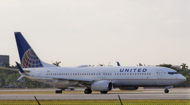 Boeing 737-800 (N27239)