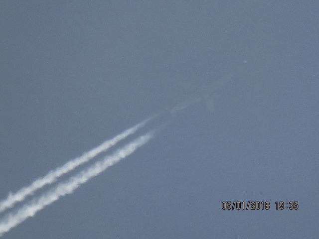 Boeing 737-800 (N909NN)